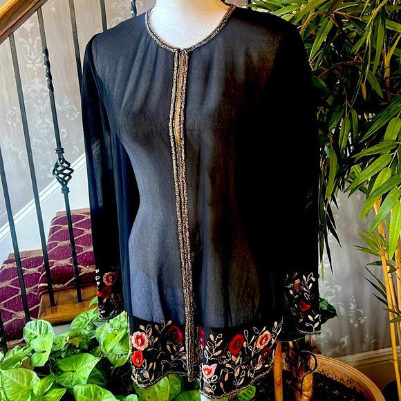 Sheer beaded crochet ladies top vintage small/medium black with floral crochet - Picture 13 of 16